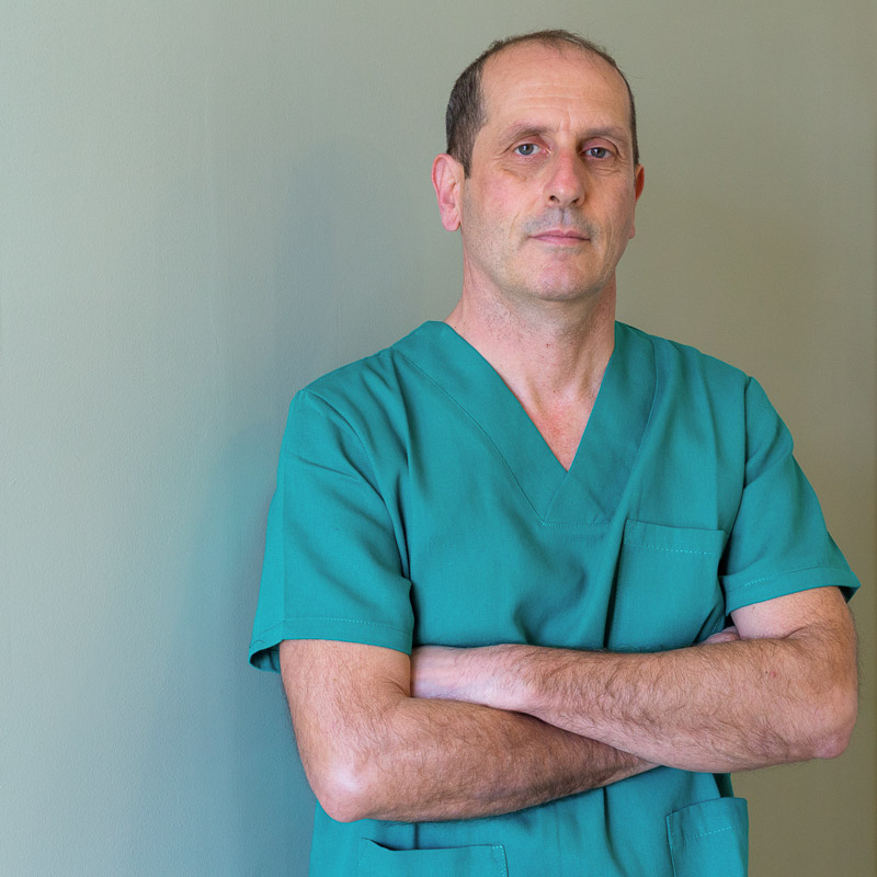 Il dott. Paolo Zedda presso il Centro odontoiatrico Zedda di Sinnai